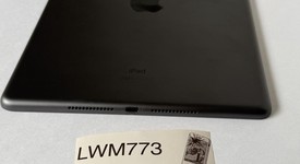 Good
													Apple iPad 9th Gen - Unlocked, Gray, 64 GB, A2603, photo 5 of 7