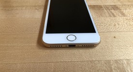 Good
													Apple iPhone 7 - Sprint, Gold, 32 GB, A1660, photo 4 of 9