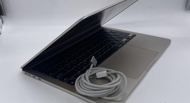 Fair
													MacBook Air 2022 - 13" - Apple M2, Starlight, 256 GB, 8 GB, photo 2 of 7