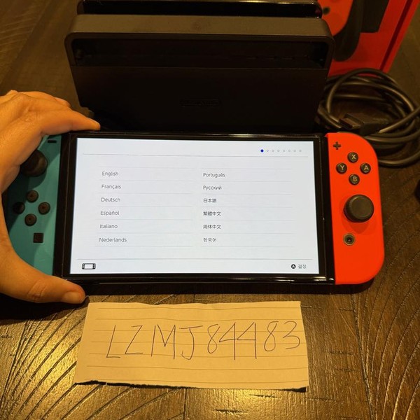 Nintendo Switch - OLED - 64 GB, Red & Blue