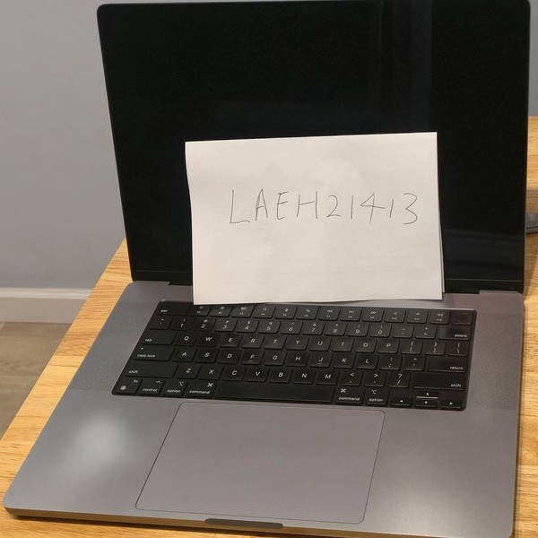 MacBook Pro 2021 - 16 inch - 512 GB, Silver, 16 GB, Apple M1 Pro 10-core