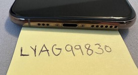 Good
													Apple iPhone Xs - Unlocked, Gold, 256 GB, A1920, photo 4 of 6