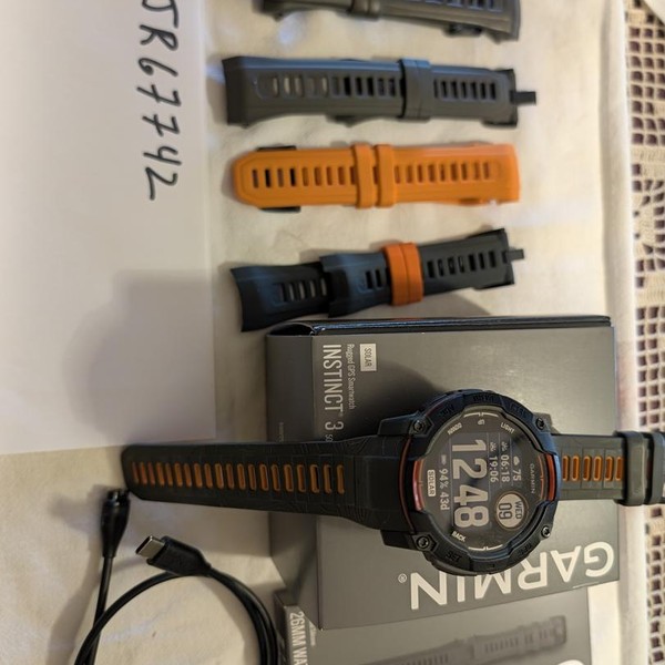 Garmin Instinct 3 - Black, SOLAR