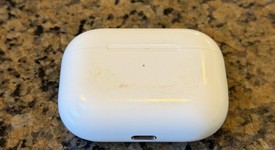 Used
													Apple AirPods Pro - Wireless Case, photo 4 of 8