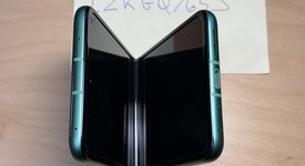 Mint
													Motorola Razr (2025) - Unlocked, Green, 256 GB, 8 GB, photo 4 of 6