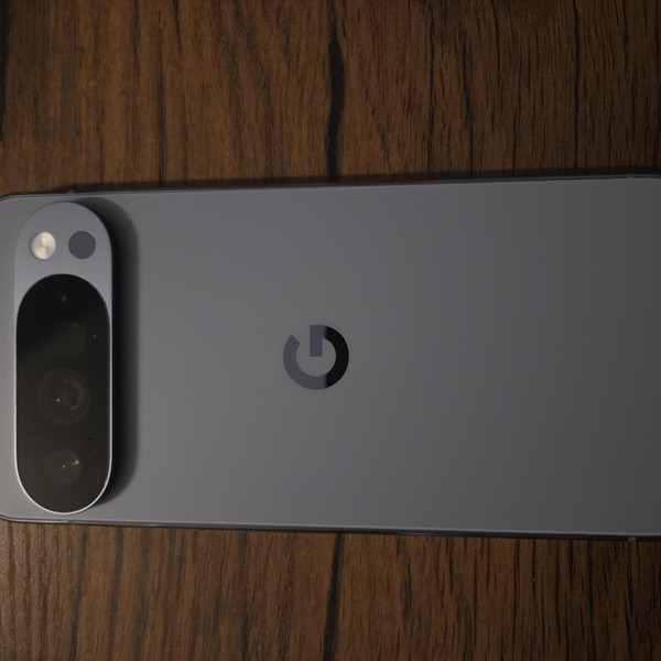 Google Pixel 10 Pro XL - Unlocked, 256 GB, Moonstone, GUL82