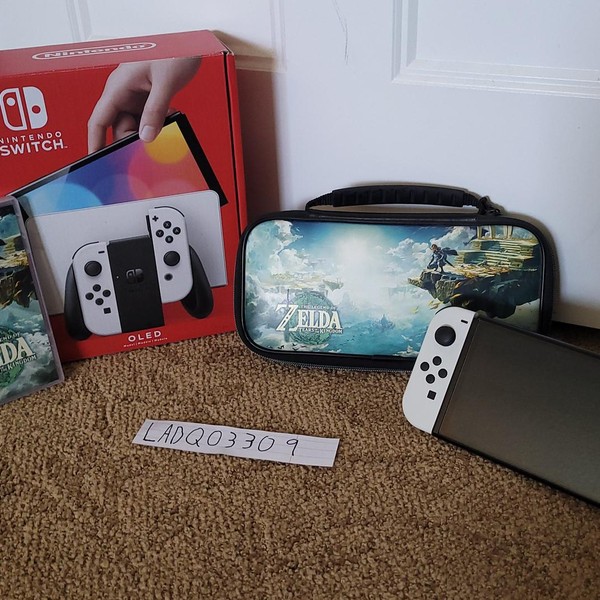 Nintendo Switch - OLED - 64 GB, White