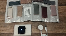 Good
													Apple Watch SE 2nd Gen 40mm - Unlocked, Midnight, A2726 - Cellular, Aluminum, photo 1 of 10