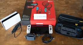 Mint
													Nintendo Switch - OLED - White, 64 GB, photo 1 of 4