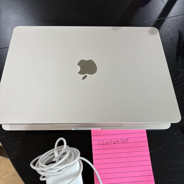 MacBook Air 2022 (M2) - 13 inch - 256 GB, Silver, 16 GB, Apple M2