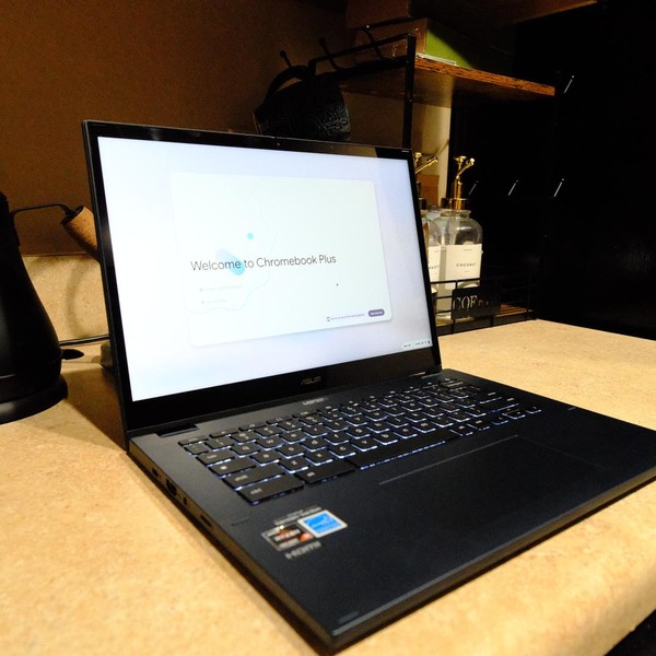 Asus Chromebook Plus CM34 Flip - 128 GB, Blue, 8 GB, AMD Ryzen 3