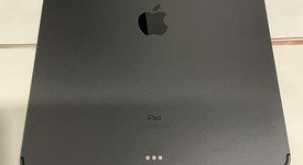 Good
													Apple iPad Pro 12.9" 4th Gen 2020 - Unlocked, Gray, 256 GB, A2069, photo 3 of 4