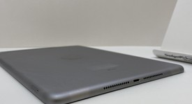Good
													Apple iPad 5th Gen - Unlocked, Gray, 32 GB, A1823, photo 4 of 5