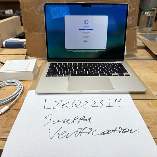 MacBook Air 2024 (M3) - 13 inch - 256 GB, Starlight, 8 GB, Apple M3, 8-core GPU