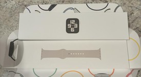 Mint
													Apple Watch SE 2nd Gen 40mm - Unlocked, Starlight, A2726 - Cellular, Aluminum, photo 4 of 4