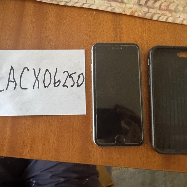 Apple iPhone 6S - Unlocked, 32 GB, Silver, A1633