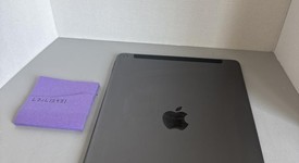 Good
													Apple iPad 9th Gen - Unlocked, Gray, 64 GB, A2603, photo 3 of 5