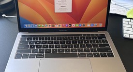 Mint
													MacBook Pro 2018 (With Touch Bar) - 13" - I5, Silver, 256 GB, 8 GB, photo 3 of 8