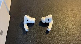 Used
													Apple AirPods Pro - MagSafe Case, photo 3 of 9