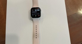 Mint
													Apple Watch Series 10 42mm - AT&T, Silver, A3001 - Cellular, Aluminum, photo 4 of 11