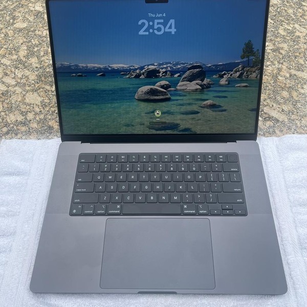 MacBook Pro 2024 - 16 inch - 1 TB, Space Black, 36 GB, Apple M4 Max 14-core