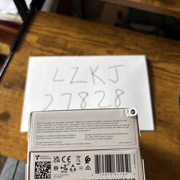 Fitbit Versa 4 - Graphite