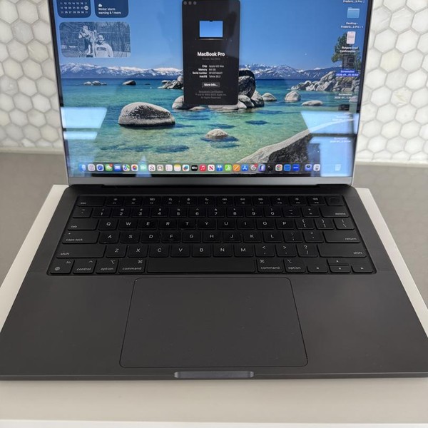 MacBook Pro Late 2023 (M3) - 14 inch - 2 TB, Black, 64 GB, Apple M3 Max 16-core, 40-core GPU