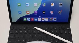 Good
													Apple iPad Pro 11" 2nd Gen 2020 - Unlocked, Gray, 128 GB, A2068, photo 1 of 12