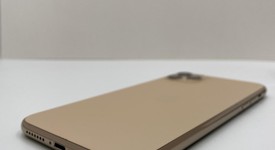 Good
													Apple iPhone 11 Pro Max - Unlocked, Gold, 64 GB, A2161, photo 4 of 6