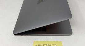 Good
													MacBook Pro 2017 (With Touch Bar) - 13" - I5, Gray, 256 GB, 8 GB, photo 4 of 9