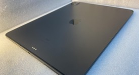 Good
													Apple iPad Pro 12.9" 4th Gen 2020 - Unlocked, Gray, 256 GB, A2069, photo 3 of 10
