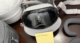 Mint
													Apple Vision Pro - 256 GB, photo 2 of 14