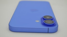 Mint
													Apple iPhone 16 - Unlocked, Ultramarine, 128 GB, A3081, photo 4 of 12