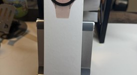 New
													Samsung Galaxy Watch4 - Unlocked, Gold, 40mm, photo 4 of 4