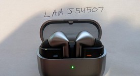 Used
													Samsung Galaxy Buds3 Pro - Silver, photo 2 of 6