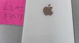 Good
													Apple iPhone SE 3rd Gen 2022 - Unlocked, Starlight, 128 GB, A2595, photo 3 of 7