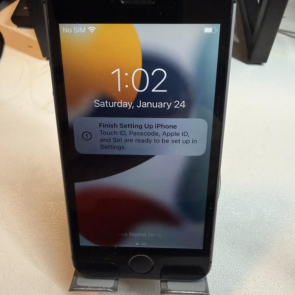 Apple iPhone SE 1st Gen 2016 - Unlocked, Grey, 32 GB, A1662