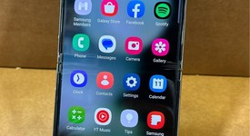 Good
													Samsung Galaxy Z Flip5 - Unlocked Non-US, Green, 256 GB, 8 GB, SM-F731B, photo 6 of 6