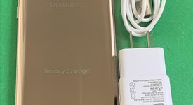 Good
													Samsung Galaxy S7 Edge - Unlocked Non-US, Gold, 32 GB, SM-G935FD, Dual Sim, photo 3 of 3