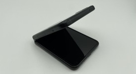 Mint
													Samsung Galaxy Z Flip3 5G - Unlocked Non-US, Black, 128 GB, 8 GB, SM-F711B, photo 4 of 8