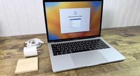 Fair
													MacBook Pro 2017 (No Touch Bar) - 13" - I5, Silver, 256 GB, 8 GB, photo 1 of 7