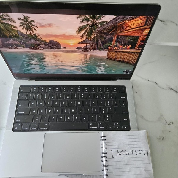 MacBook Pro 2024 - 14 inch - 512 GB, Silver, 16 GB, Apple M4