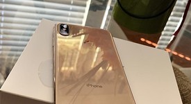 Mint
													Apple iPhone Xs - Unlocked, Gold, 256 GB, A1920, photo 2 of 12