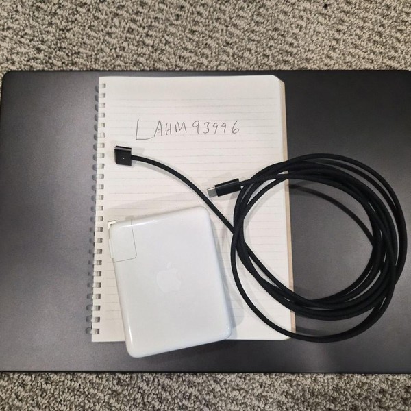 MacBook Pro 2024 - 16 inch - 1 TB, Space Black, 64 GB, Apple M4 Max 16-core