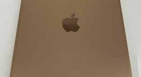 Fair
													Apple iPad 8th Gen - Wi-Fi, Gold, 32 GB, A2270, photo 4 of 5