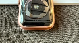 Fair
													Apple Watch Series 5 40mm - Gold, A2092 - GPS, Aluminum, photo 5 of 7