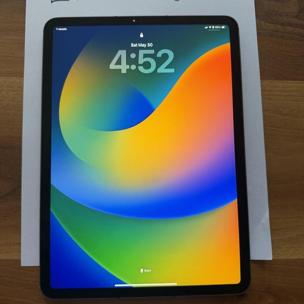 Apple iPad Pro 11 inch 3rd Gen 2021 - Unlocked, 128 GB, Gray