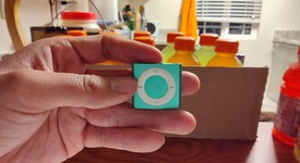 Fair
													Apple iPod Shuffle 4th Gen - Green, 2 GB, A1373, photo 4 of 12
