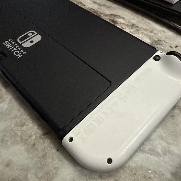 Nintendo Switch - OLED - 64 GB, White