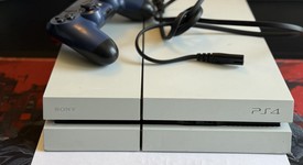 Good
													PlayStation 4 - White, 500 GB, Standard, photo 1 of 4